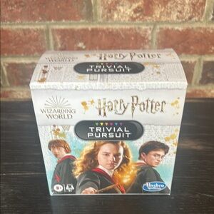 Hasbro Trivial Pursuit Game: Harry Potter Edition - Black and Gold
